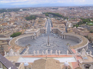 Looking_down_from_St_Peters